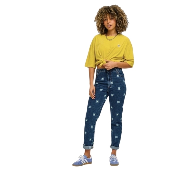 Lucy & Yak Denim - LUCY & YAK EMBROIDERED DAISY - MAE DANA MOM JEANS SIZE 34R